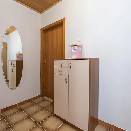 Apartment 2752b